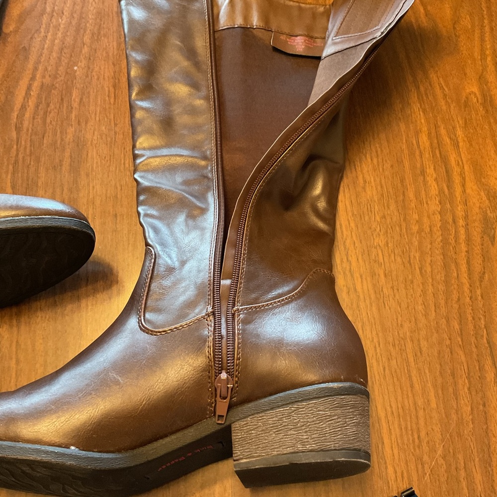 Brown wide calf dress boot with braid trim size 9.5.  Only worn twice - Picture 4 of 14
